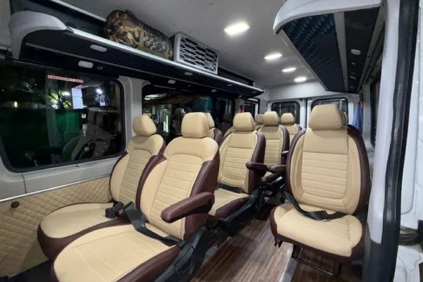 9 Seater Maharaja Urbania Van in Hyderabad